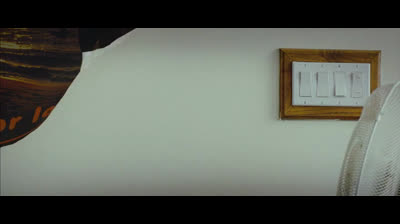 E.ora.parliamo.di.Kevin.2011.Una madre, vittima dell'isolamento sociale a causa di una strage compiuta dal figlio, ripercorre il rapporto complesso che li ha legati in un crescendo di incomunicabilità, provocazione e violenza